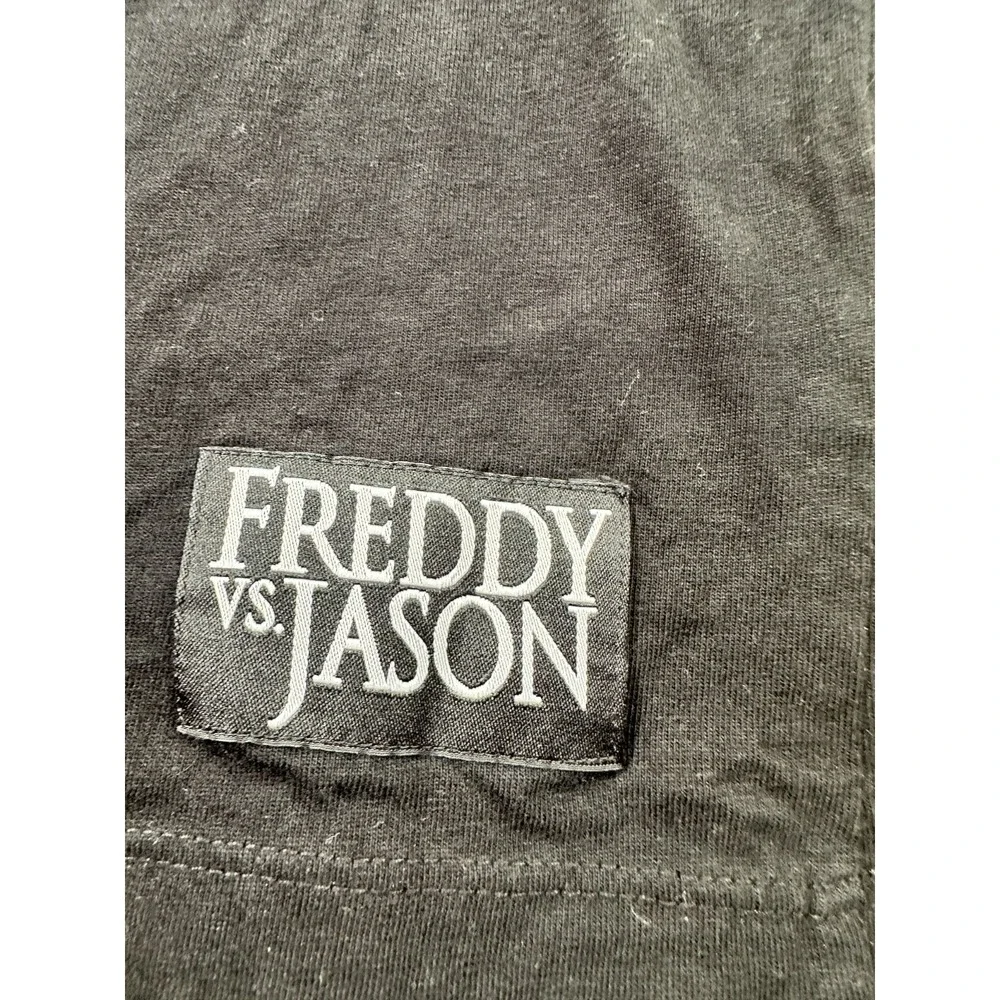 A Nightmare Freddy VS. Jason T-Shirt Men Small Black Logo Graphic Print Pullover - Picture 3 of 7